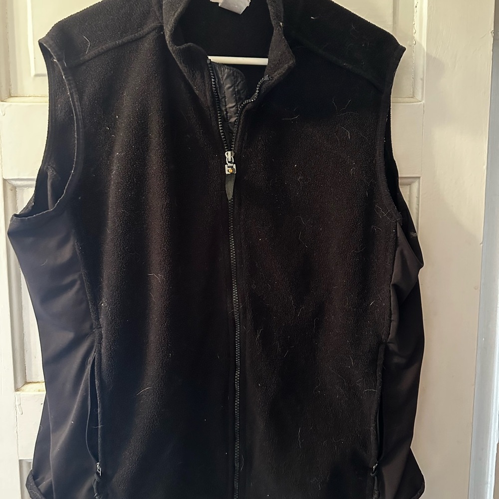 Black Sleeveless Zip-Up Vest